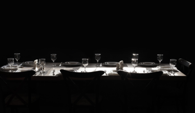 -15 % vakarienei tamsoje<br>„Dine in the Dark“