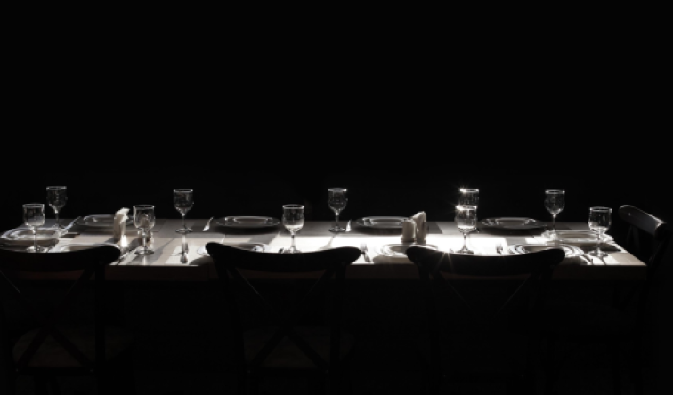 -15 % vakarienei tamsoje<br>„Dine in the Dark“