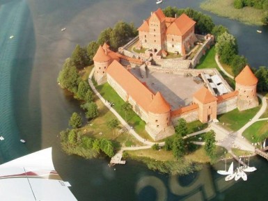 Skrydis lėktuvu ir pilotavimas virš Trakų