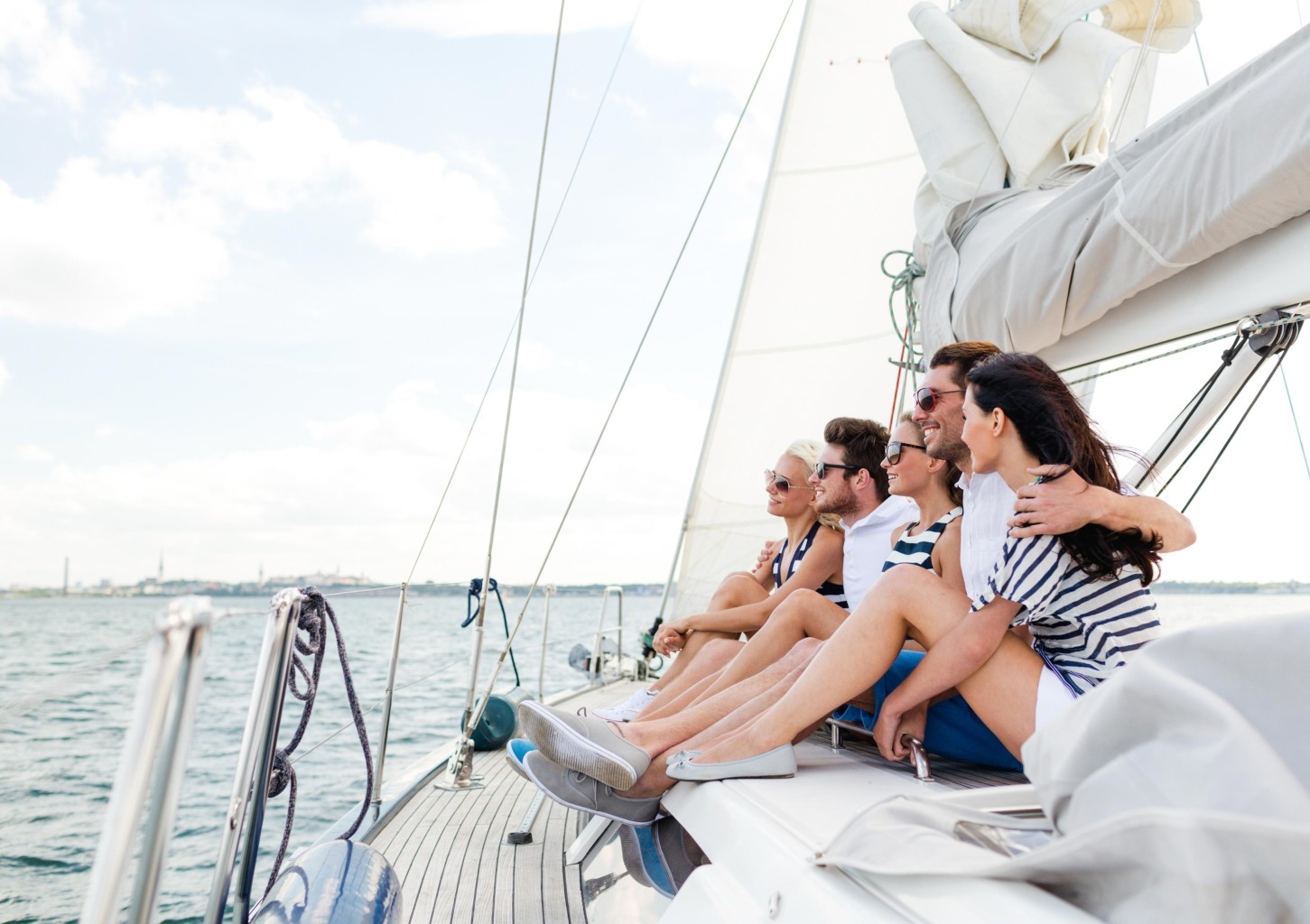 Plaukimas jachta Kauno mariomis