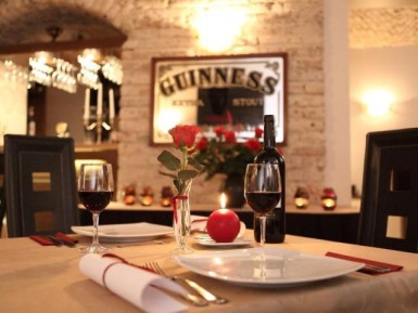 Airiška vakarienė ir „Guinness“ alus