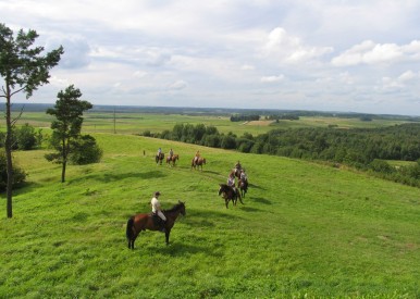 Jodinėjimas Kurtuvėnų regioniniame parke