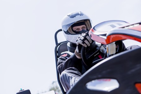 Pasivažinėjimas lenktyniniu kartingu