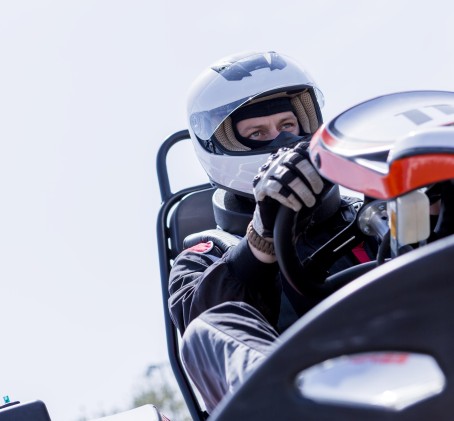 Pasivažinėjimas lenktyniniu kartingu