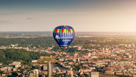 Skrydis oro balionu virš pasirinkto miesto su „Oreivystės centro“ komanda