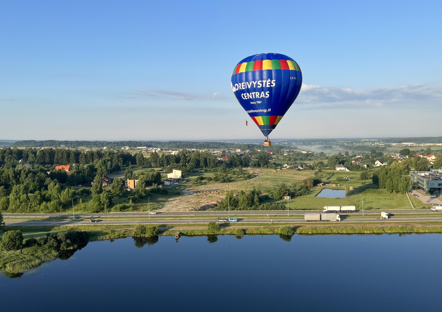 Skrydis oro balionu virš Klaipėdos su „Oreivystės centru“ Ballooning.lt