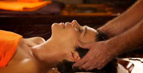 Atpalaiduojantis masažas „Širodara“ #1