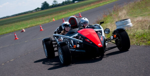 „Ferrari“ prieš „Ariel Atom“ #3