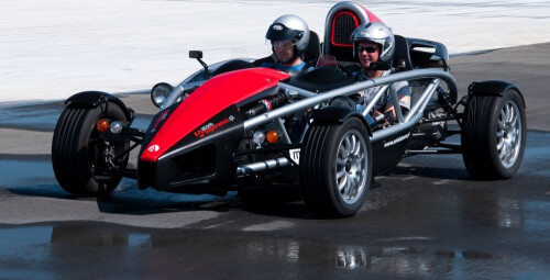 „Ferrari“ prieš „Ariel Atom“ #2