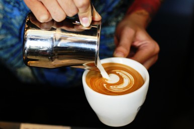 Valanda su Vero Cafe barista dviems