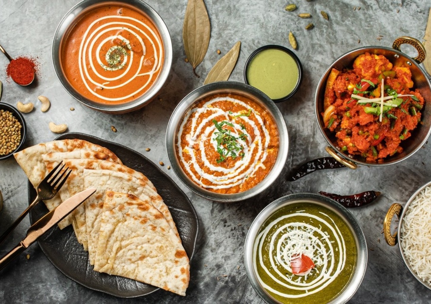 Vakarienė indiškų patiekalų restorane „Sue‘s Indian Raja“