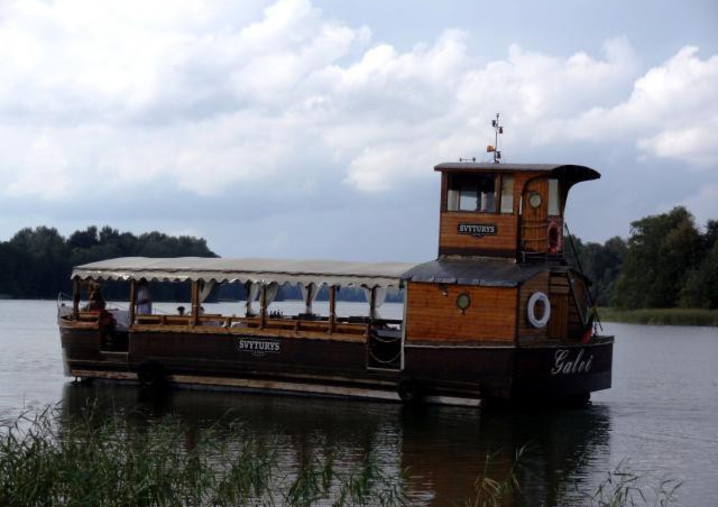 Apžvalginė kelionė laivu „Nepažinti Trakai“ (4 asmenims)