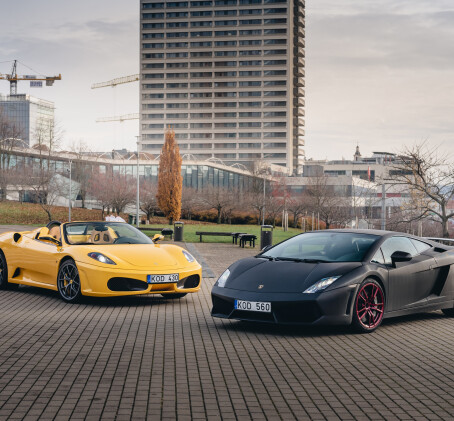 Vairuok Ferrari arba Lamborghini miesto gatvėse