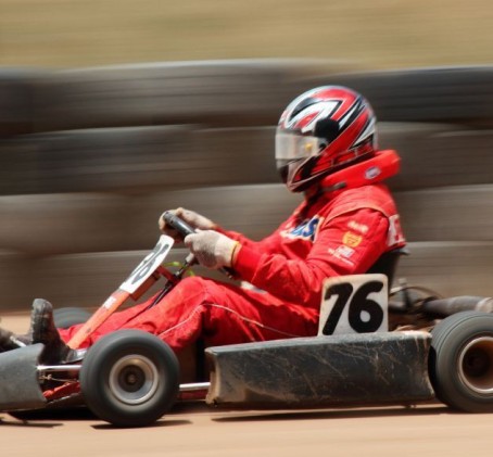 Pasivažinėjimas kartingais Aukštadvario kartodrome šešiem