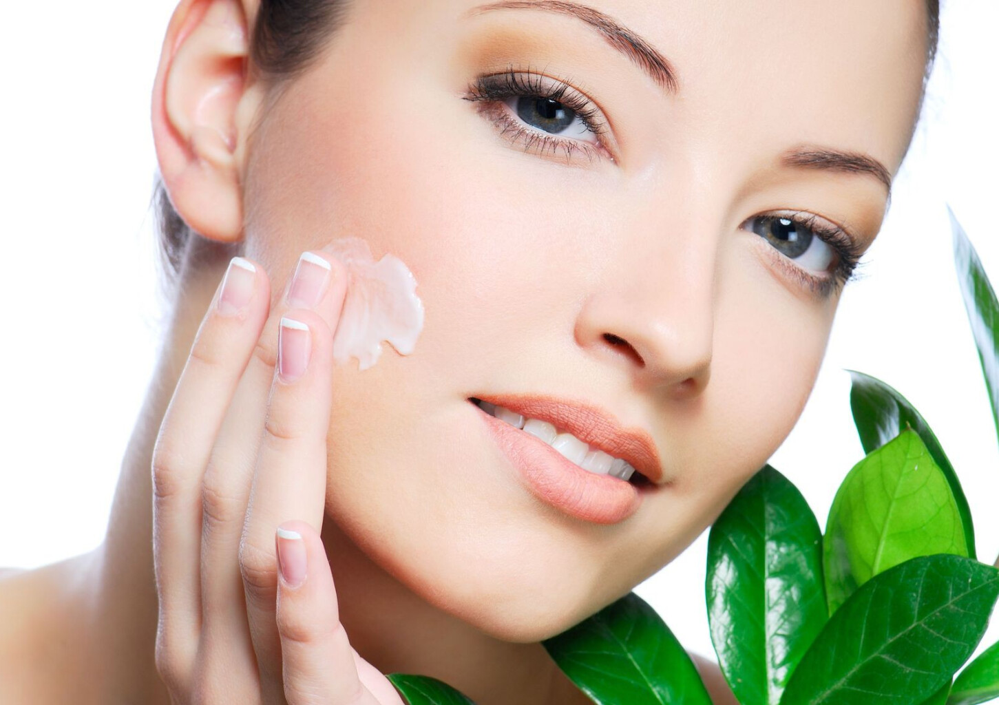 Veido procedūra su ultragarsu „Spindinti oda“