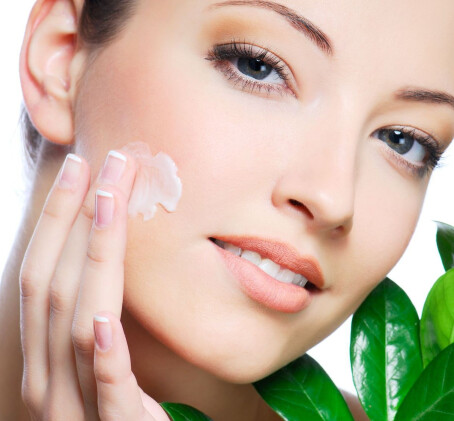 Veido procedūra su ultragarsu „Spindinti oda“