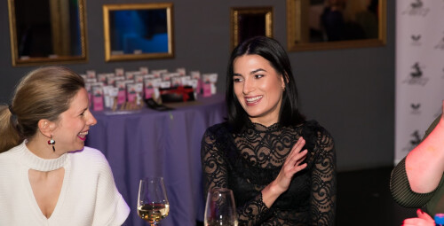 Unikalus vakaro patyrimas - žaidimas „Lady Mafia“ dviem #6