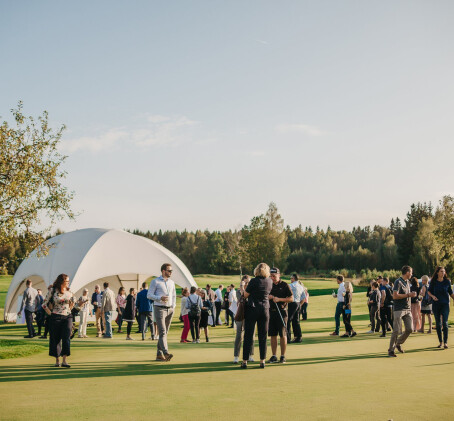 Pažintis su golfu ir vakarienė bare „Golf & Grill 19th“ DVIEM