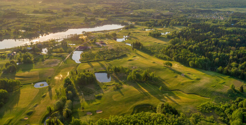 Vakarienė griliaus bare „Golf & Grill 19th“ dviem #7