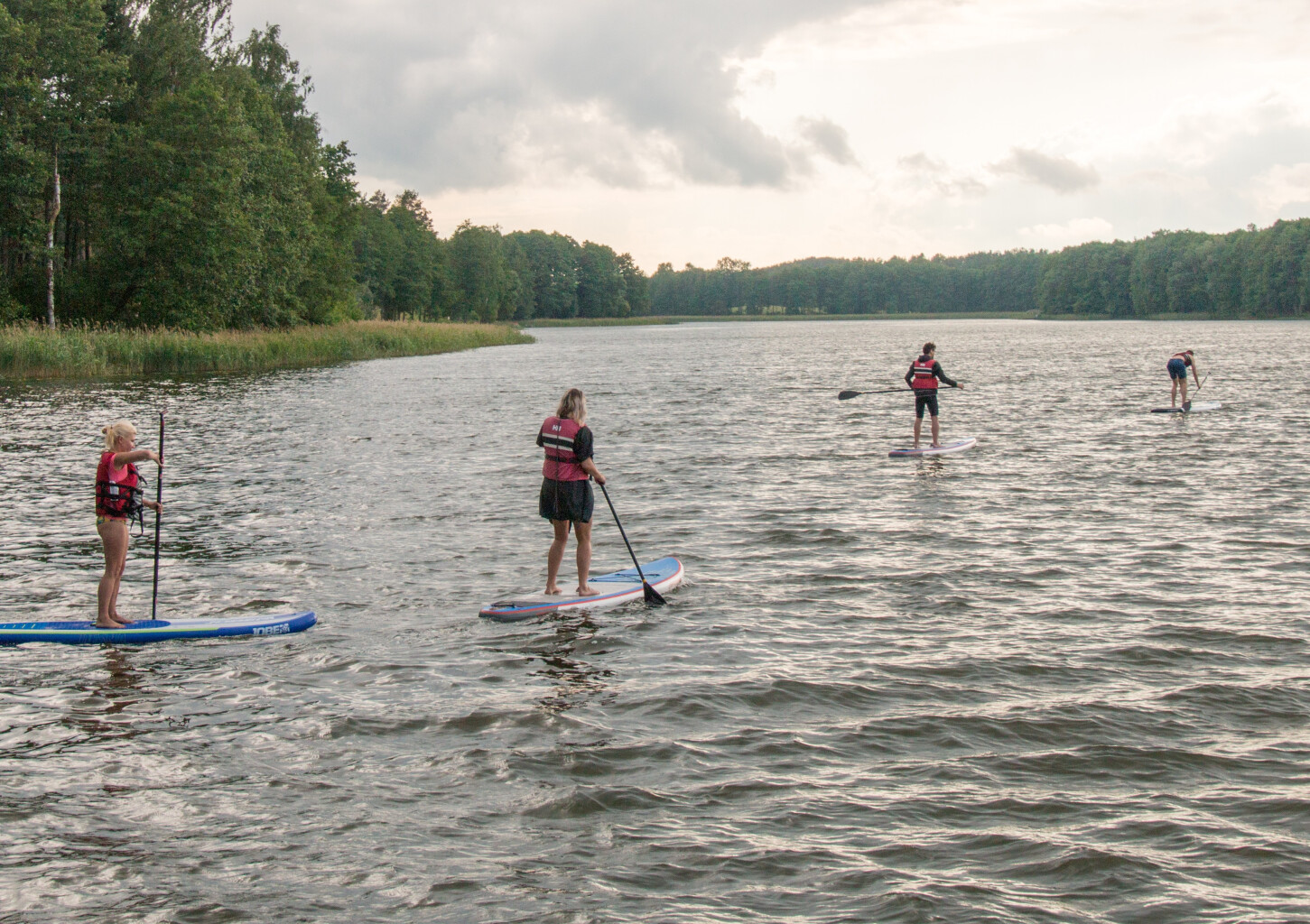 Plaukimas irklente kompanijai Trakuose