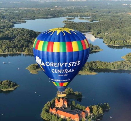 Skrydis oro balionu DVIEM su „Oreivystės centru – Ballooning.lt“
