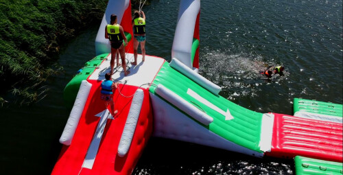 Pramogos vandens batutų parke „Jump Out“ šeimai #6