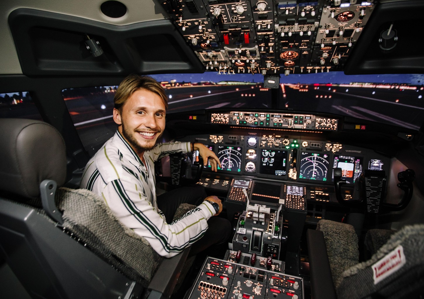 Išbandyk realaus skrydžio „Boeing 737 CL“ simuliatorių