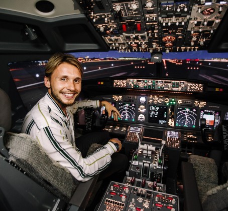 Išbandyk realaus skrydžio „Boeing 737 CL“ simuliatorių
