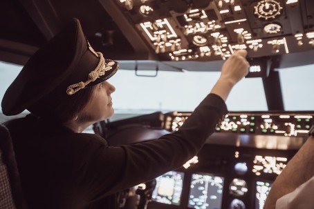 Realaus skrydžio simuliatoriaus „Tyrinėtojo“ išbandymas su BOEING 737CL