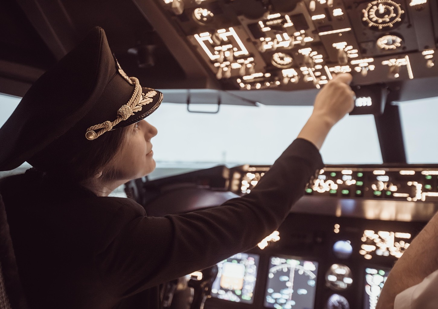 Realaus skrydžio simuliatoriaus „Tyrinėtojo“ išbandymas su „Boeing 737 CL“
