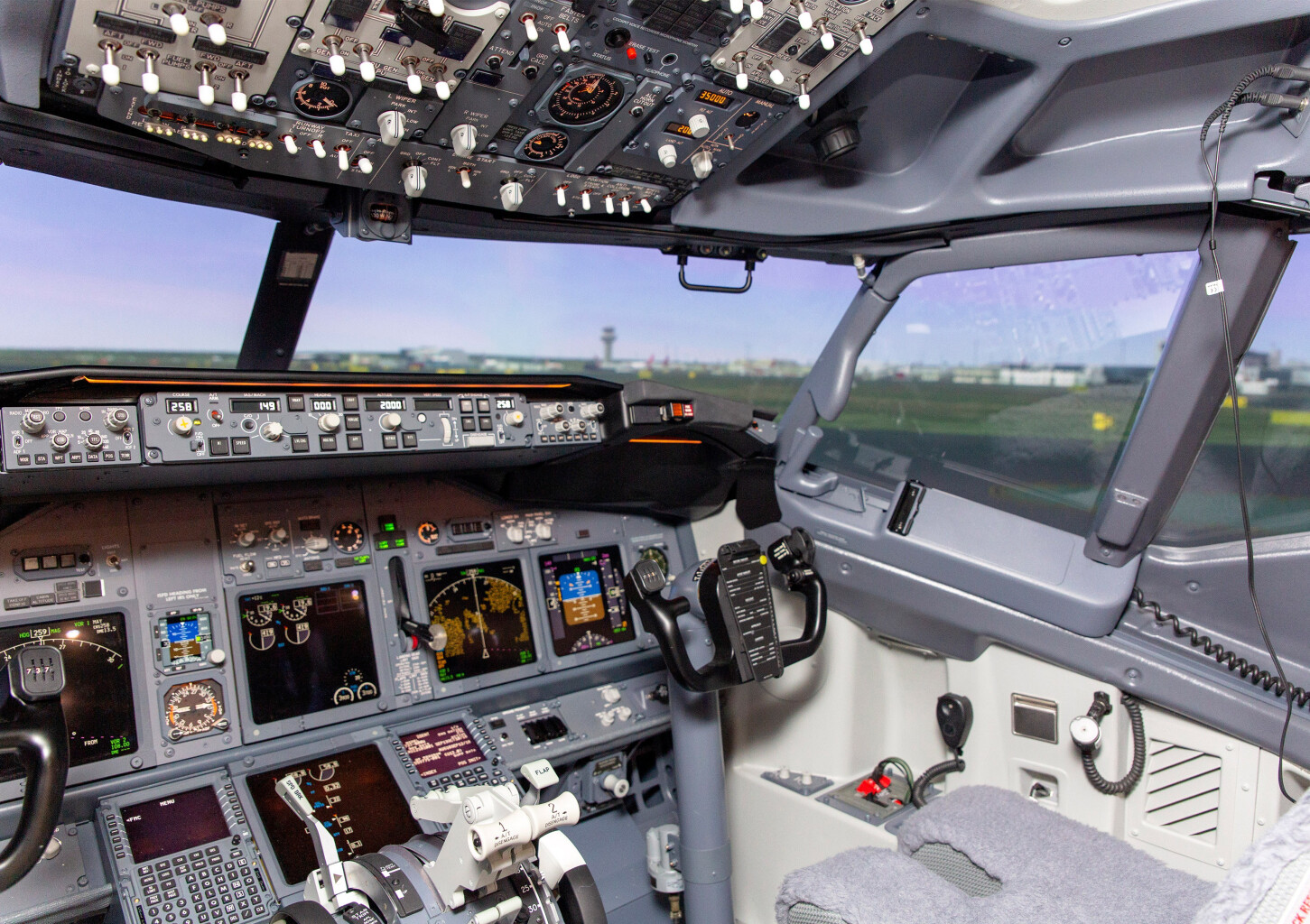 Skrydis realaus skrydžio simuliatoriumi „Piloto iššūkis“