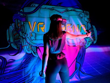 Virtualios realybės arena 2-6 žaidėjams