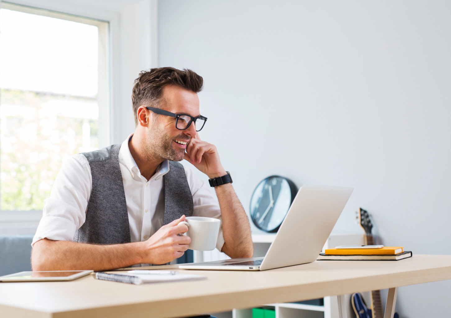 Kavos pertraukėlė su draugu neišėjus iš namų