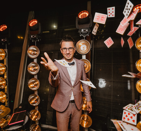 Magijos šou ir vakarienė „Magic Dinner“ 1 asm. Vilniuje