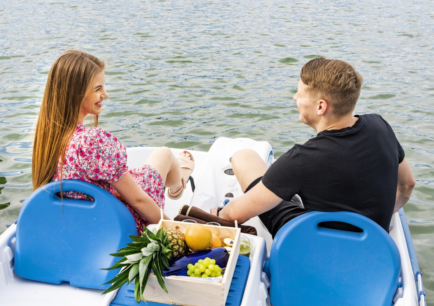 Pasiplaukiojimas „Harmony Park“ vandens dviračiu 4 asm. ŠEIMAI