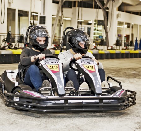 Išbandyk dvivietį kartingą „Kartlande“ (10 min.)