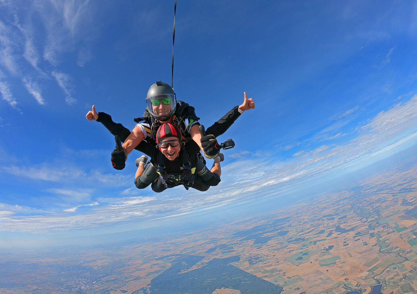 Šuolis dviviečiu parašiutu su instruktoriumi Marijampolėje