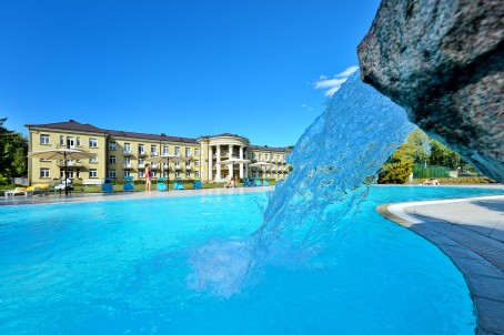 4 nakvynės, maitinimas ir procedūros dviem „Mineral SPA Draugystė"