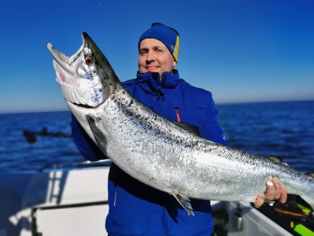 Lašišos žvejyba su gidu Baltijos jūroje
