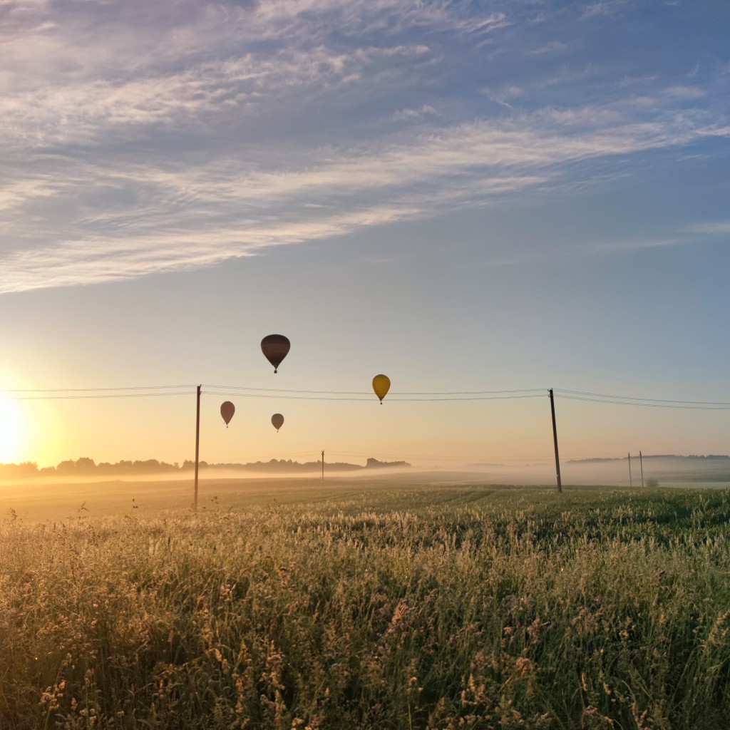 Privatus skrydis oro balionu iki 7 asmenų pasirinktoje vietoje su „Balionautojas“ komanda