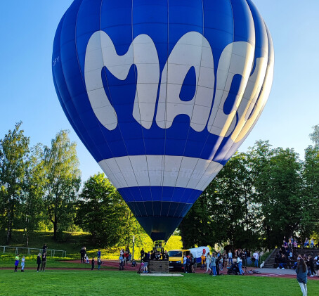 Privatus skrydis oro balionu 1-6 asmenims su „Skrendam“ komanda
