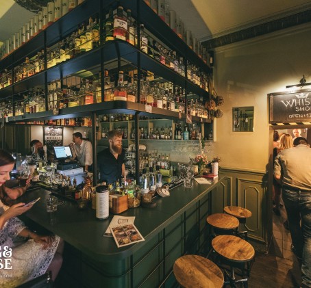 Vakaras viskio bare „King & Mouse“