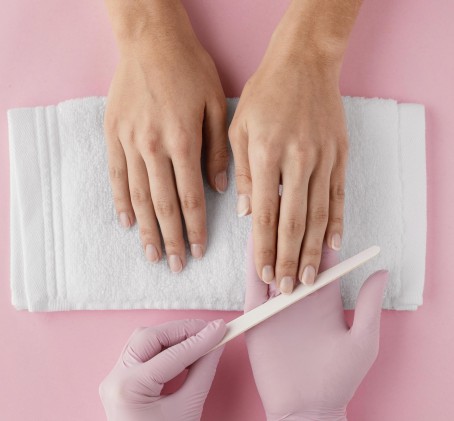 Japoniškas manikiūras ir rankų masažas