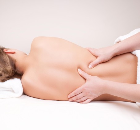 Gydomasis nugaros masažas