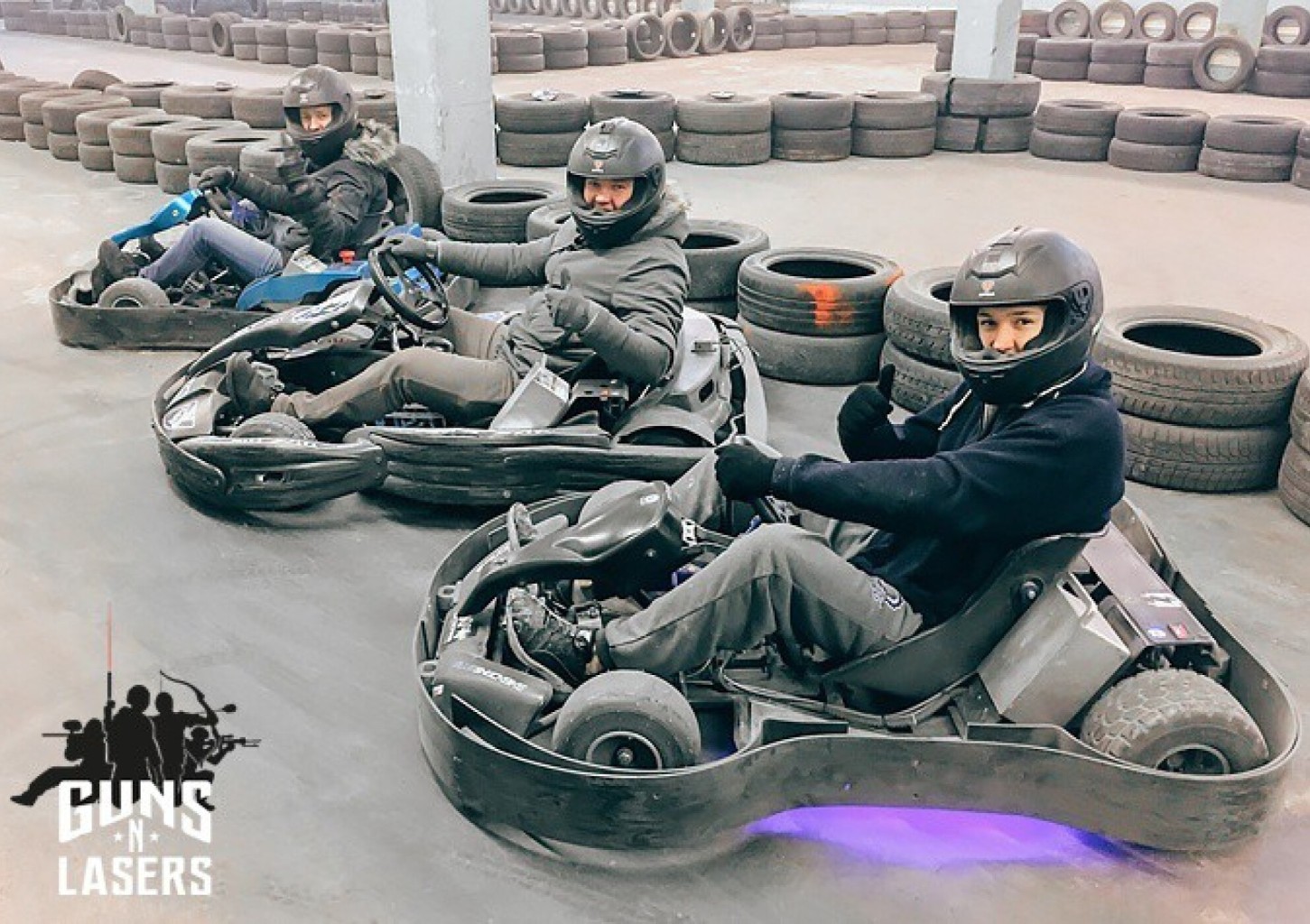 Pasivažinėjimas galingais elektriniais kartingais dviem