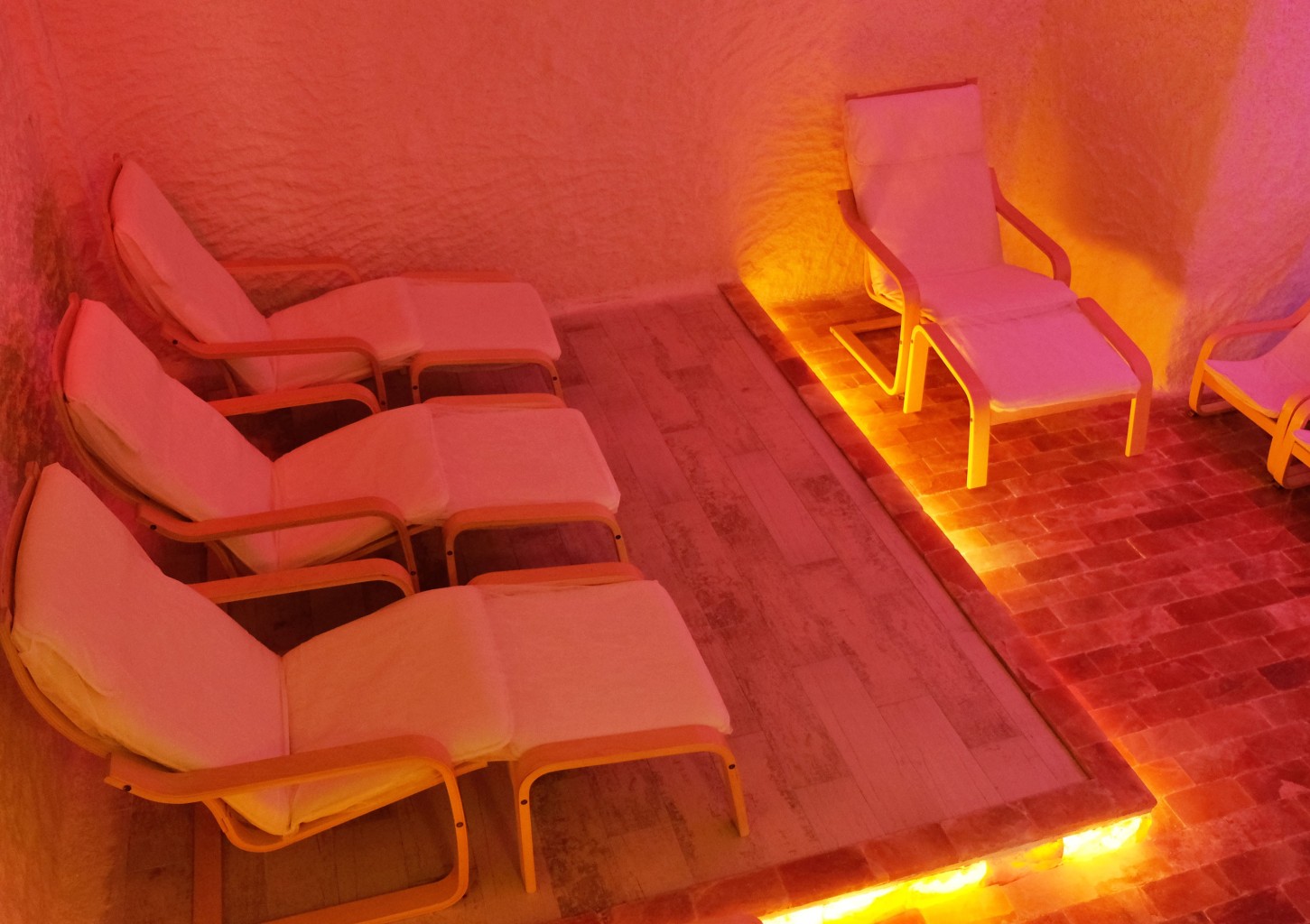 Apsilankymas druskų kambaryje suaugusiam ir dviem vaikams