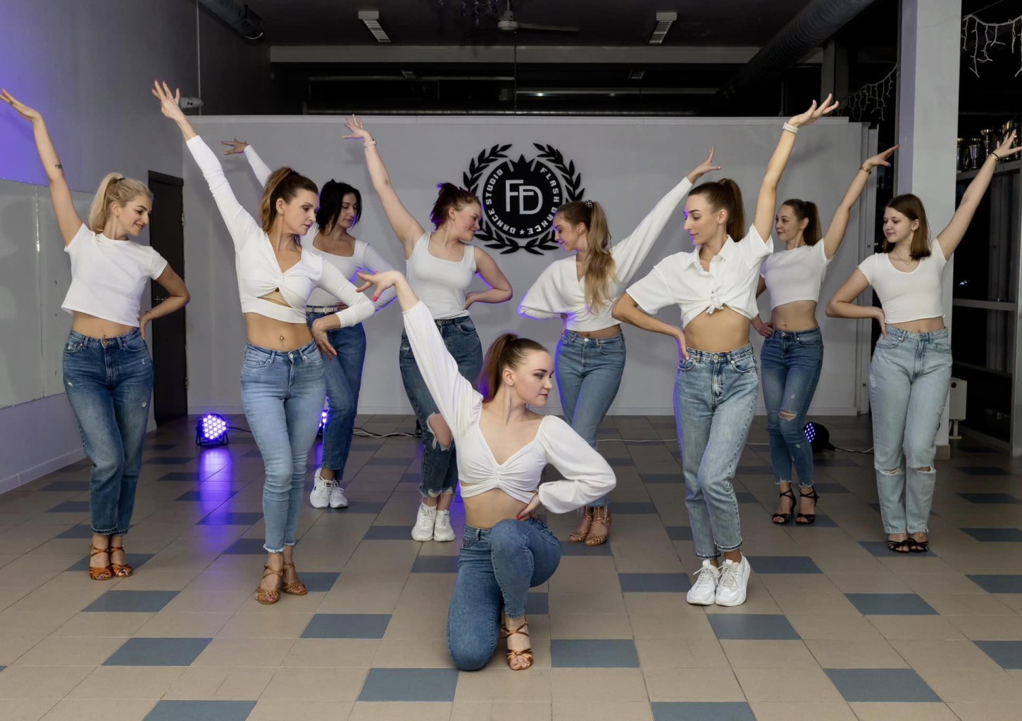 Lady like/ High heels šokių treniruotės „Flash Dance“ studijoje