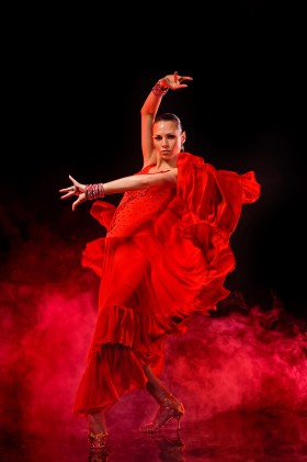 Solo latino šokių treniruotės „Flash Dance“ studijoje