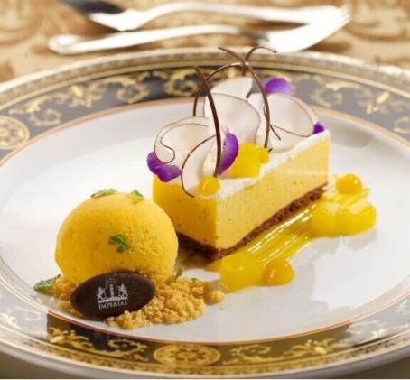 Vėlyvieji savaitgalio pusryčiai restorane „Imperial“ vienam