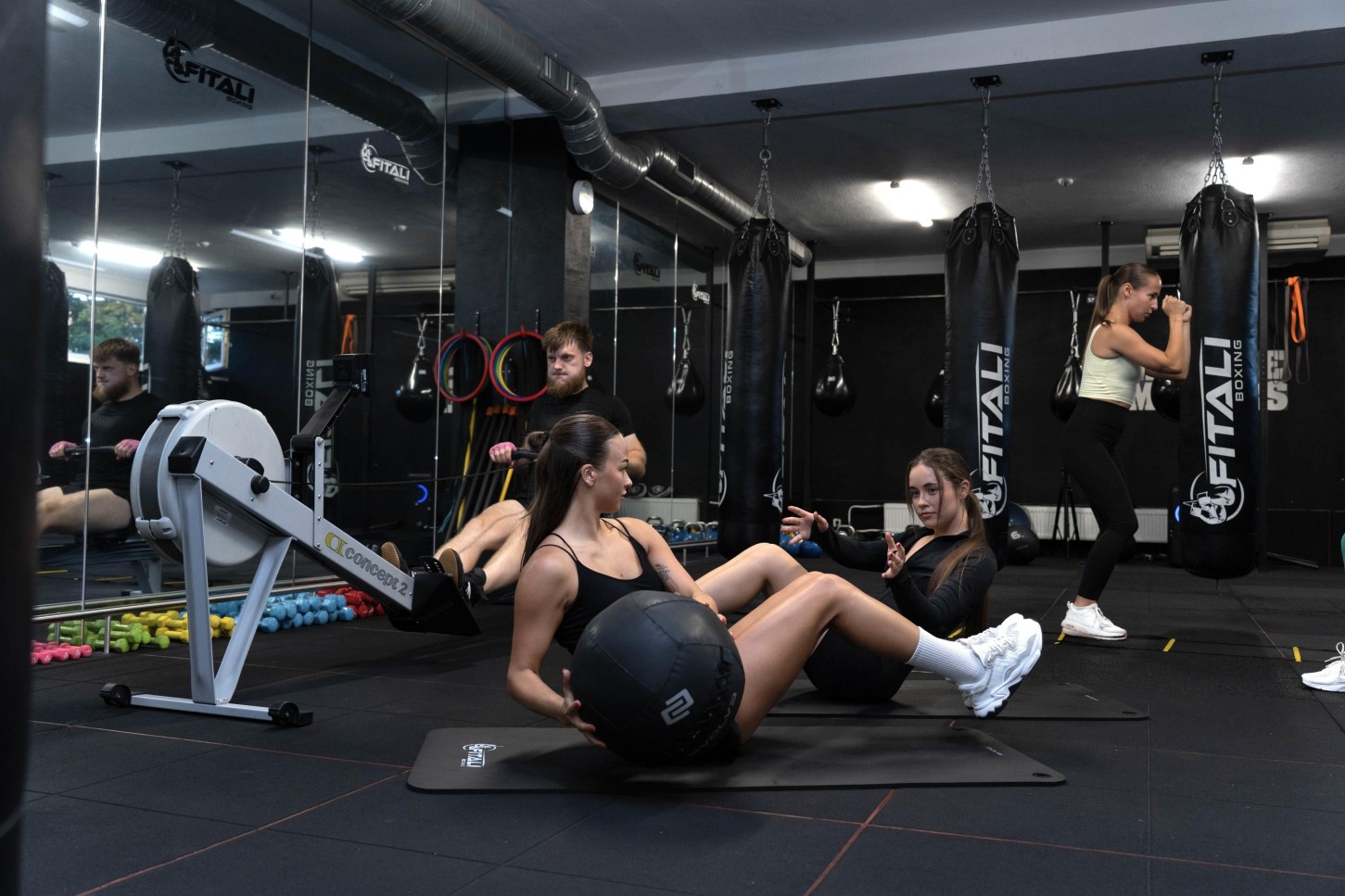 Grupinės treniruotės sporto klube „FitAli Boxing“ (2 kartai per savaitę)